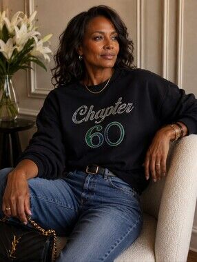 ✨ Chapter 60 Rhinestone Sweatshirt – Black – Size XL ✨